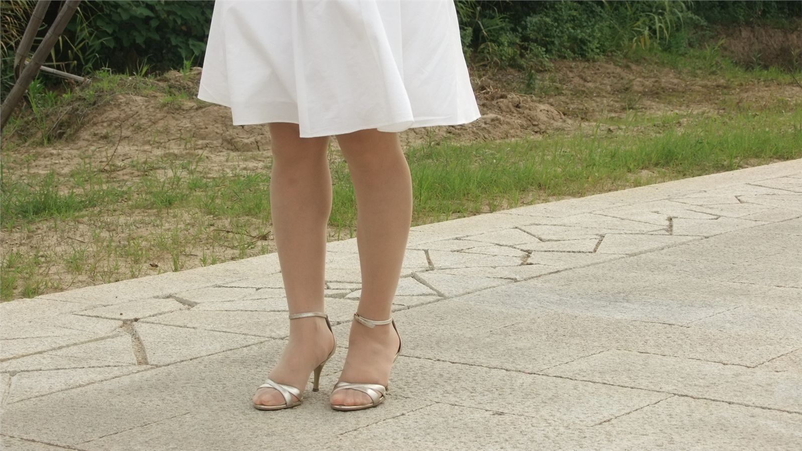 [网络收集] 2013.09.10 户外街拍旅游随拍超薄丝