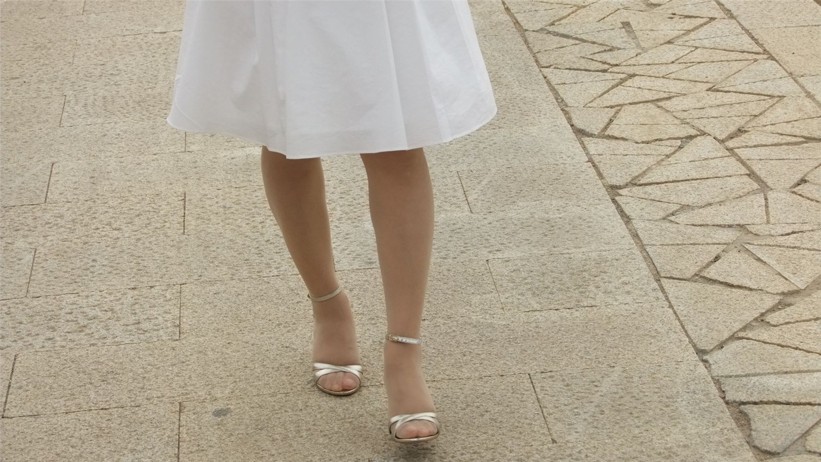 [网络收集] 2013.09.10 户外街拍旅游随拍超薄丝