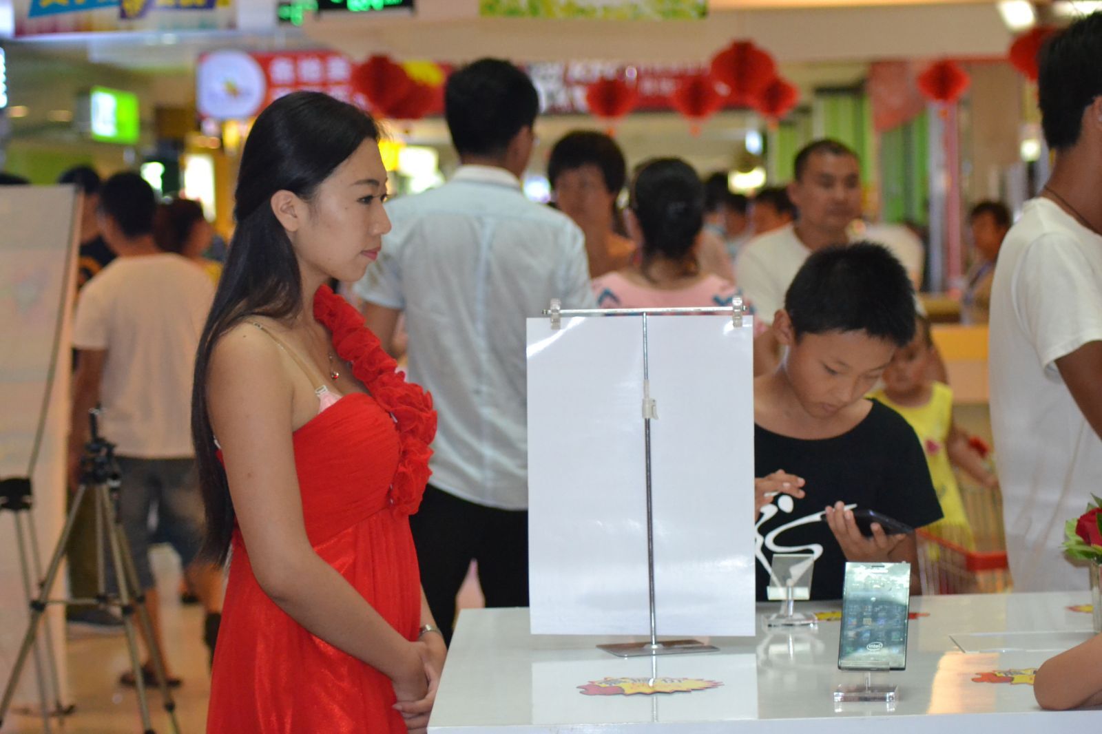 [网络收集] 2013.09.10 红色裙子、红色高跟