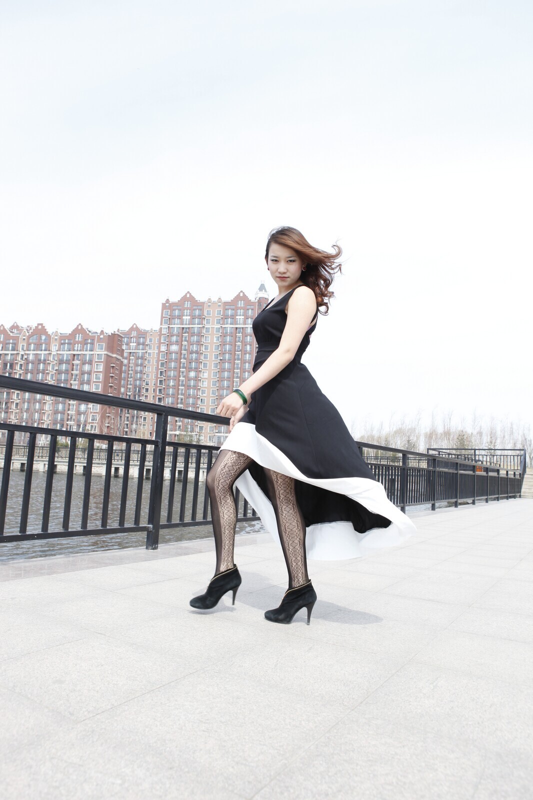 [网络收集] 2013.12.08 黑裙花纹丝袜 妖娆性感欲罢不能