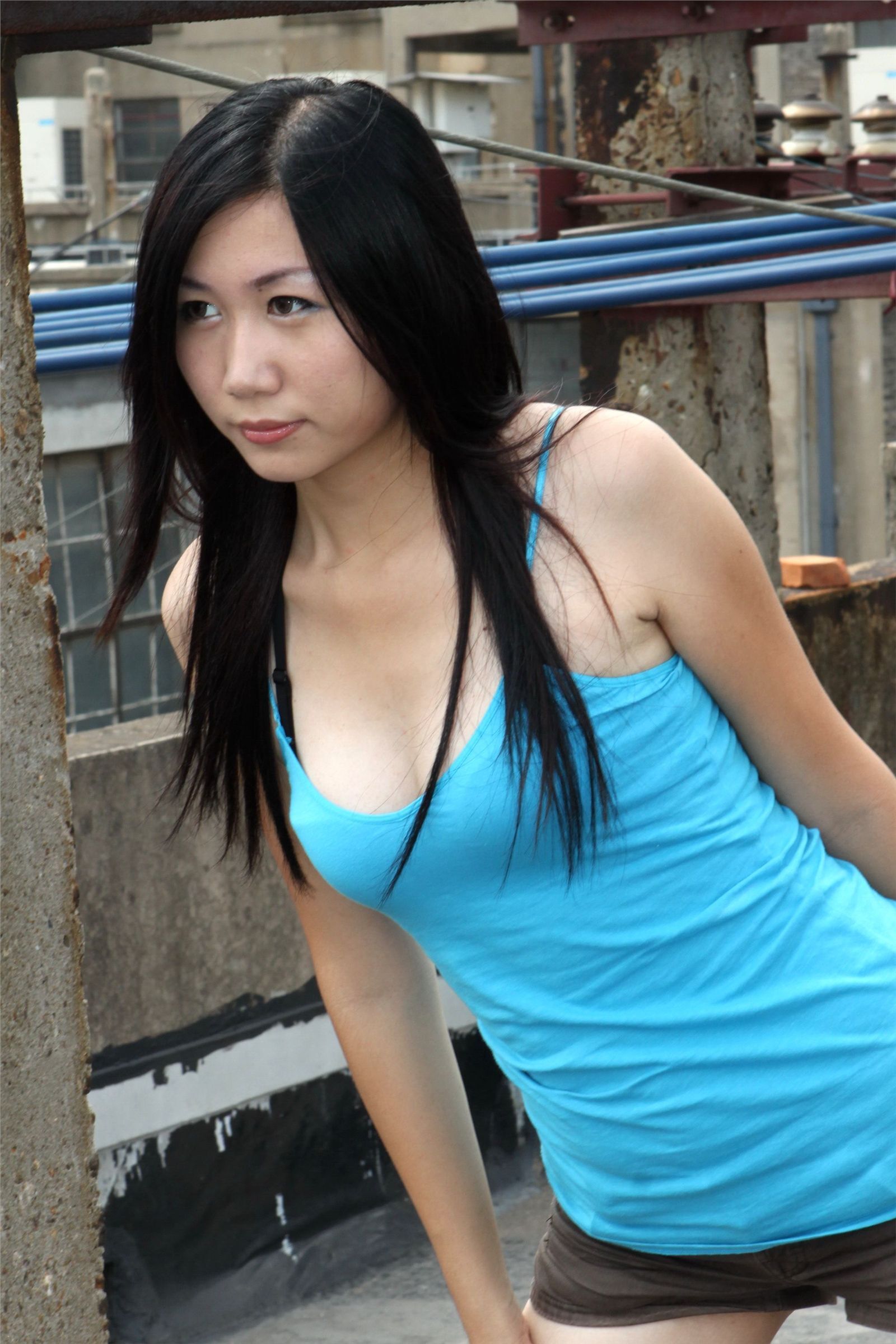 [网络收集] 2013.09.13 美女娇娇 创意园外拍