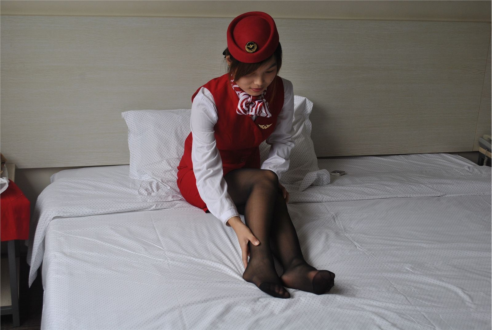 [网络收集] 2013.11.25 宾馆随拍黑丝空姐