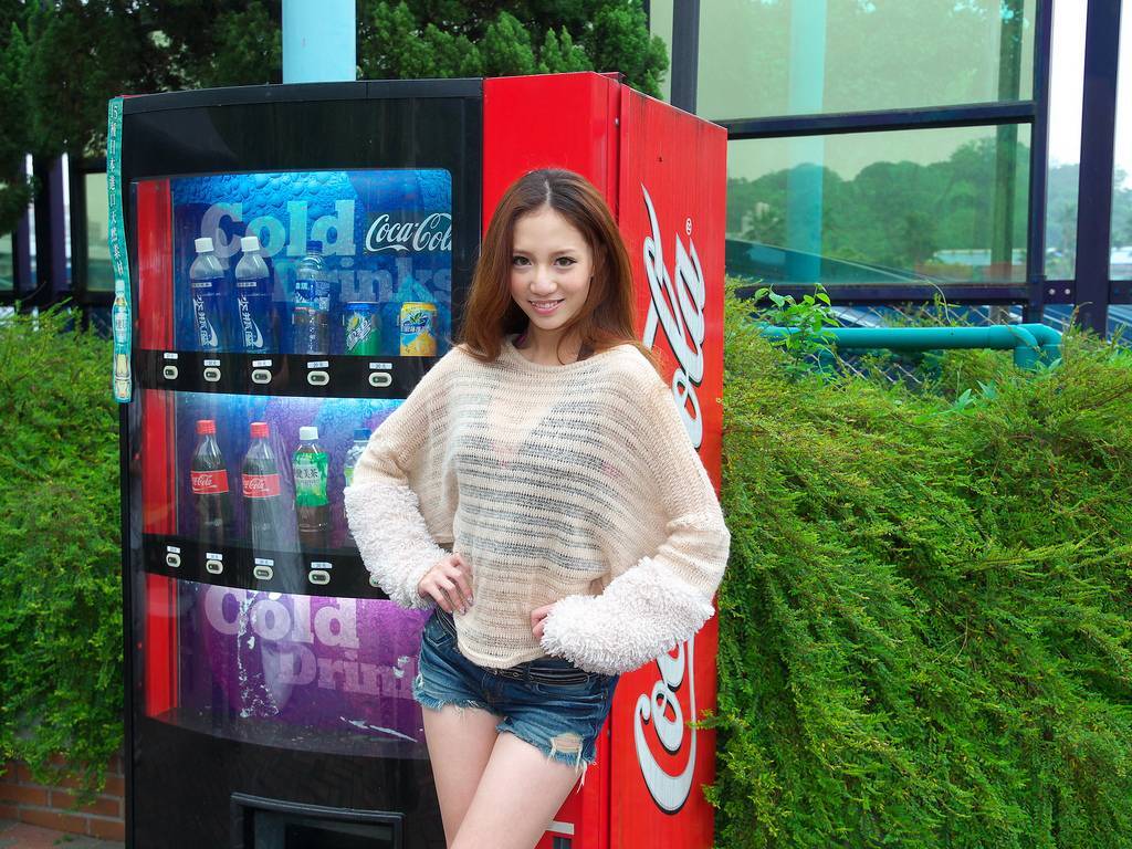 [黑丝吧] 2013.12.15 内部分享--模特林采缇