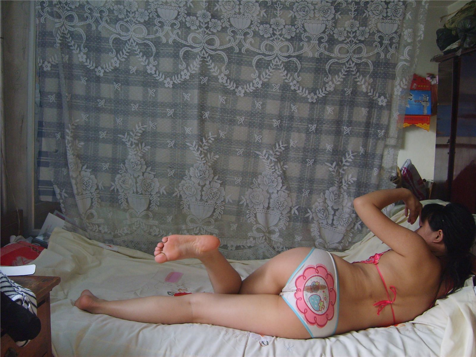 [网络收集] 2013.10.24 妹子居家草根模拍