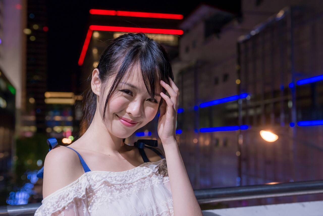 正妹台湾综艺节目助理主持人--蜜儿