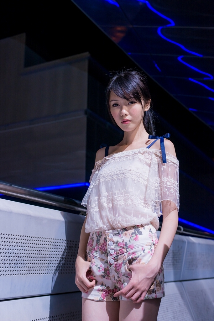 正妹台湾综艺节目助理主持人--蜜儿