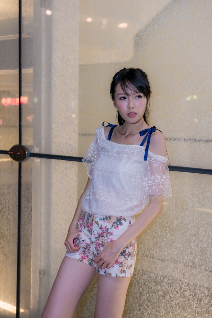 正妹台湾综艺节目助理主持人--蜜儿