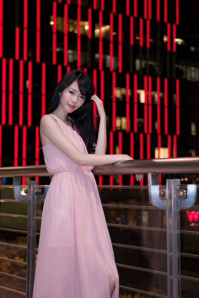 正妹台湾综艺节目助理主持人--蜜儿