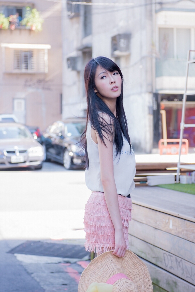 正妹台湾综艺节目助理主持人--蜜儿