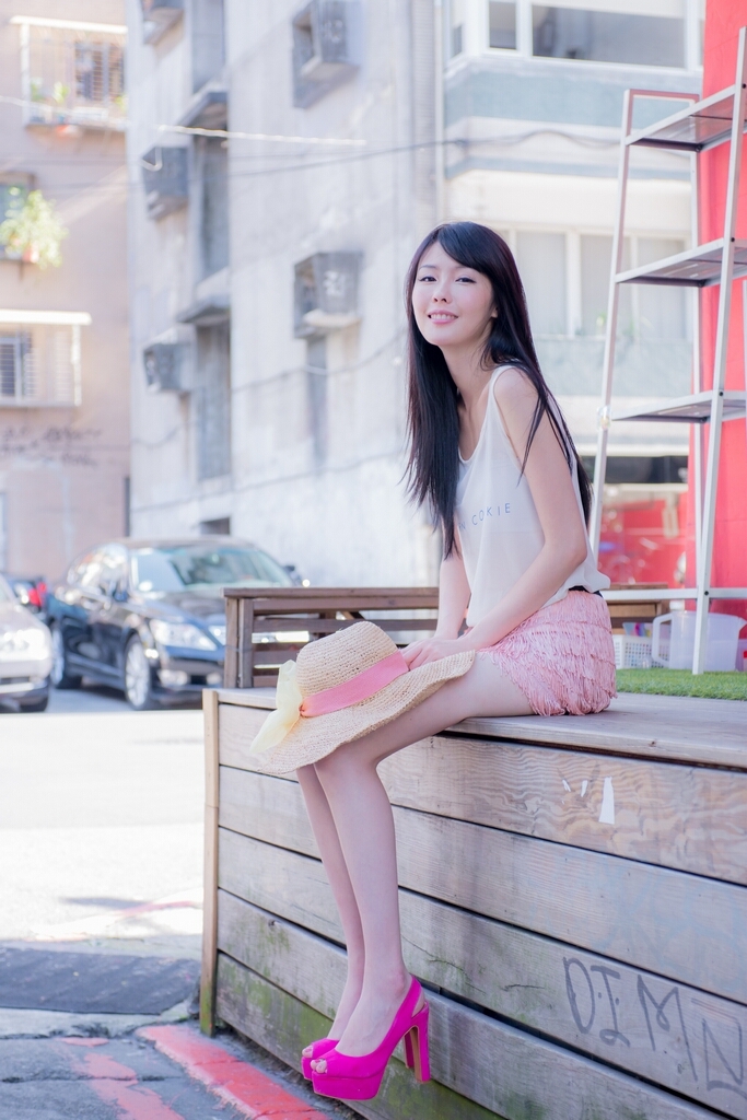 正妹台湾综艺节目助理主持人--蜜儿