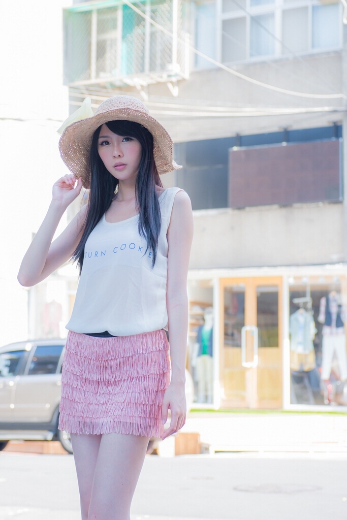 正妹台湾综艺节目助理主持人--蜜儿