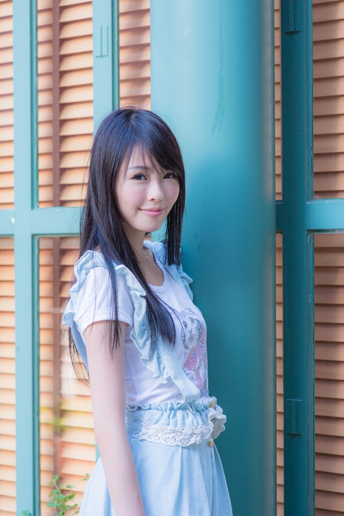 正妹台湾综艺节目助理主持人--蜜儿