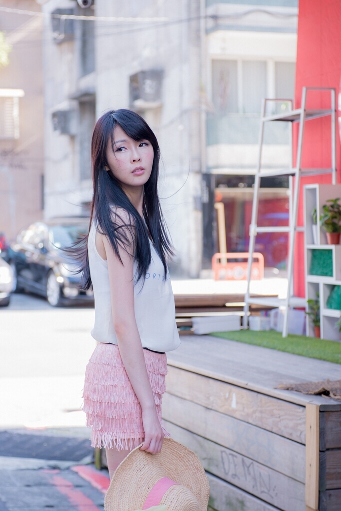 正妹台湾综艺节目助理主持人--蜜儿