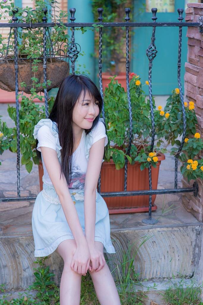 正妹台湾综艺节目助理主持人--蜜儿