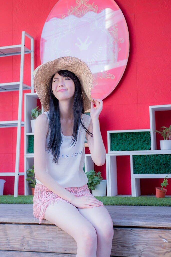 正妹台湾综艺节目助理主持人--蜜儿