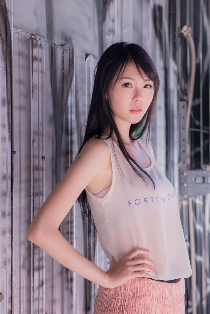 正妹台湾综艺节目助理主持人--蜜儿