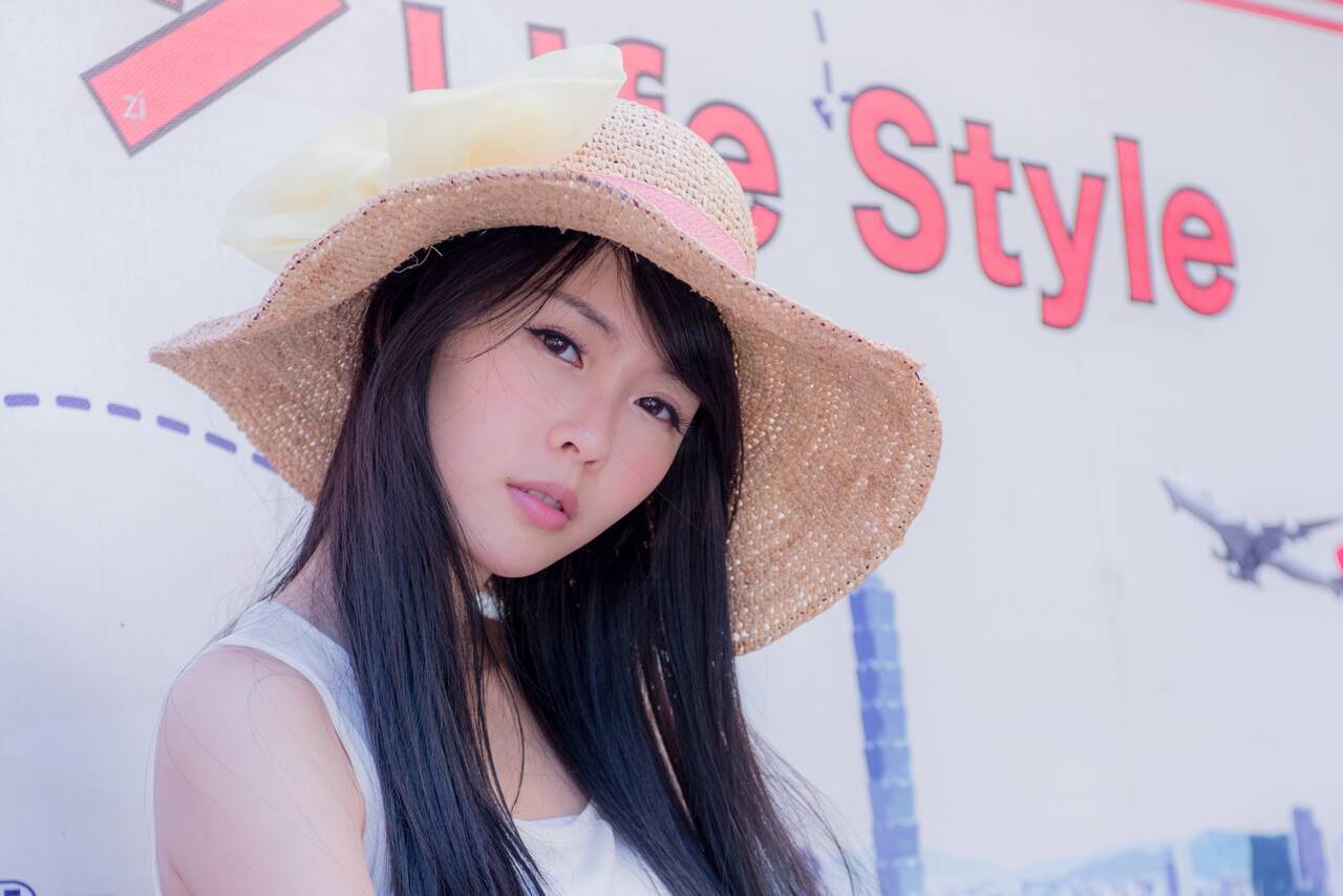 正妹台湾综艺节目助理主持人--蜜儿