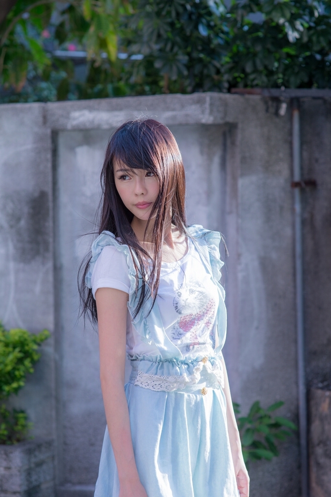 正妹台湾综艺节目助理主持人--蜜儿