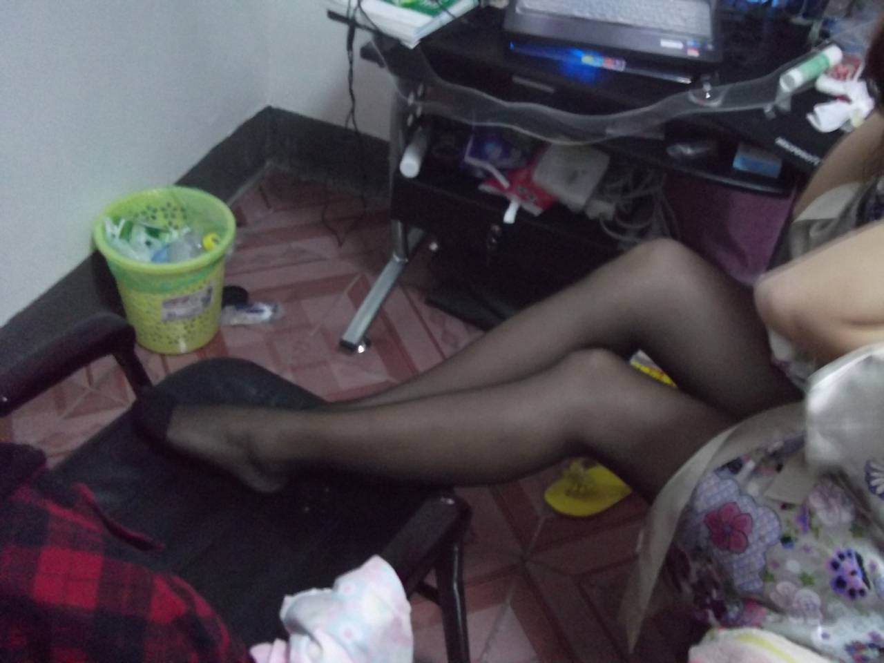 [网络收集] 2013.10.19 和女同事开始之前先拍几张