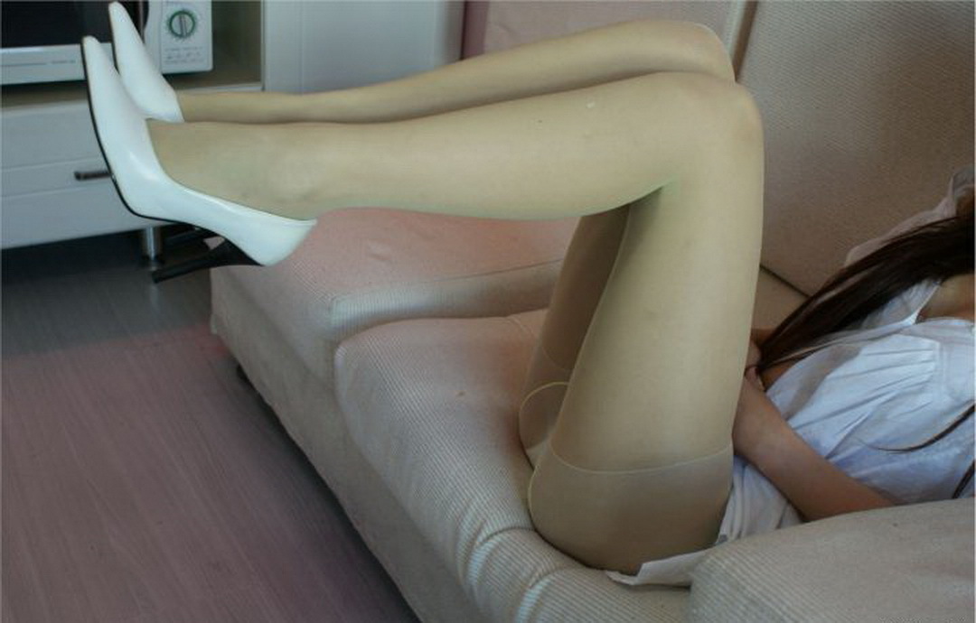 [网络收集] 2013.11.08 少妇的大长肉丝美腿 给你无法抗拒的感觉