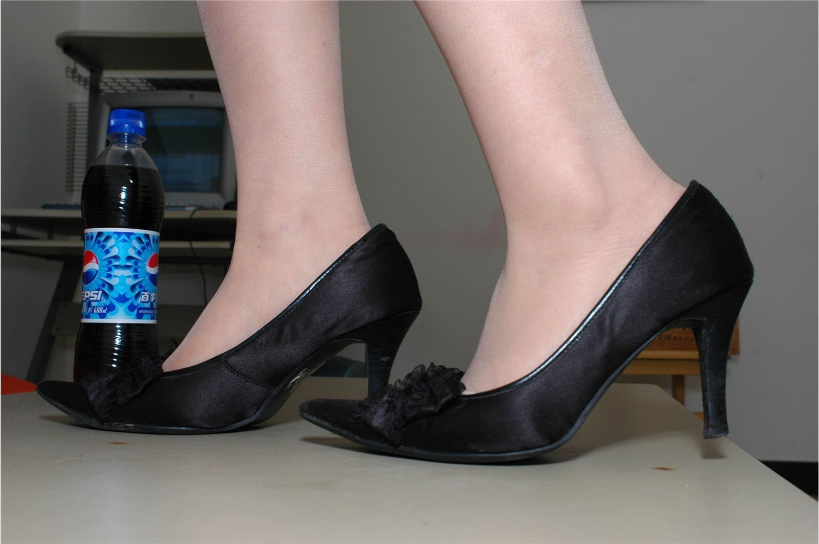 [网络收集] 2013.11.05 三女秀丝之肉带黑高展示