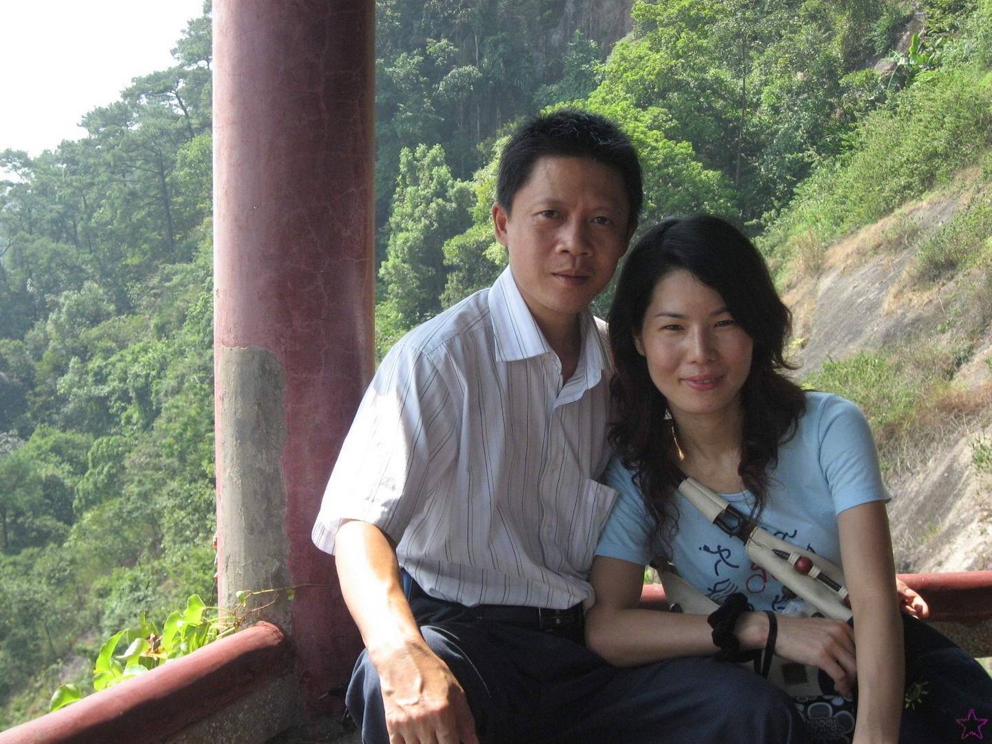 [网络收集] 2013.10.17 国产美腿骚妻居家自拍照