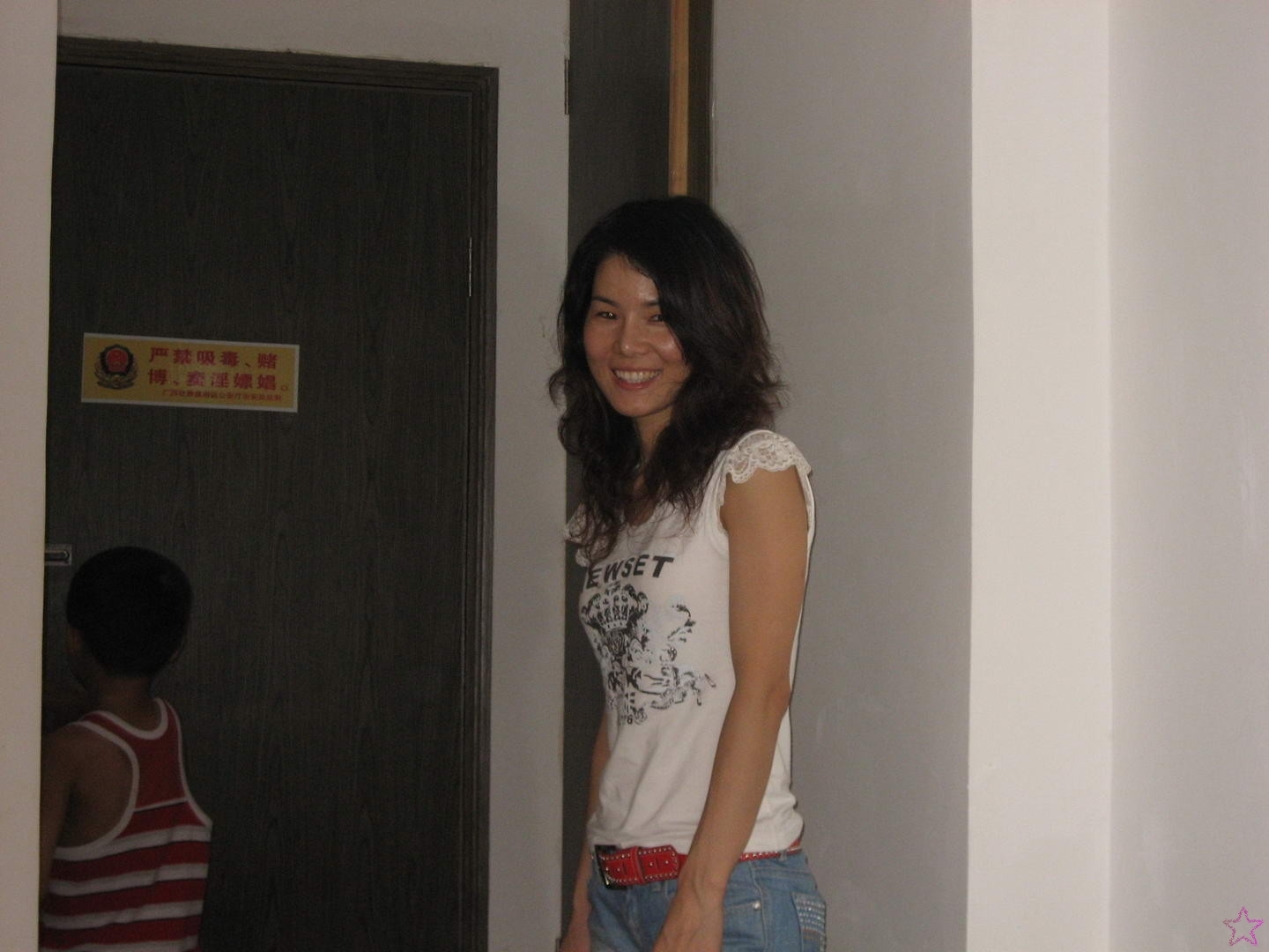 [网络收集] 2013.10.17 国产美腿骚妻居家自拍照