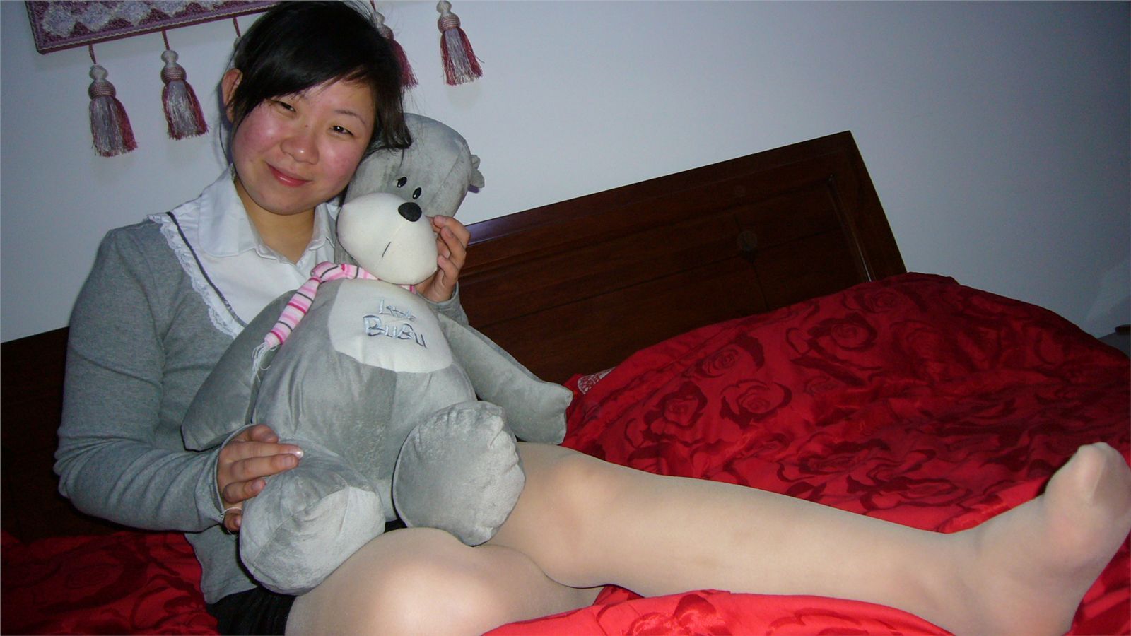 [网络收集] 2013.11.19 新婚小少妇秀丝腿