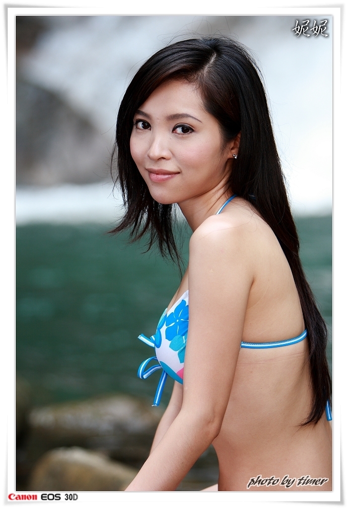 台湾妹子 妮妮-聖人瀑布外拍