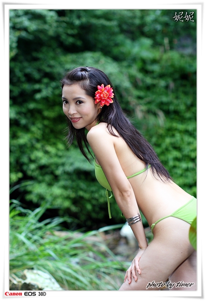 台湾妹子 妮妮-聖人瀑布外拍