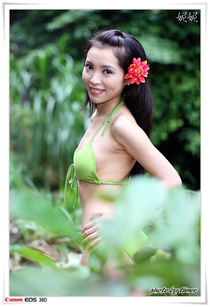 台湾妹子 妮妮-聖人瀑布外拍