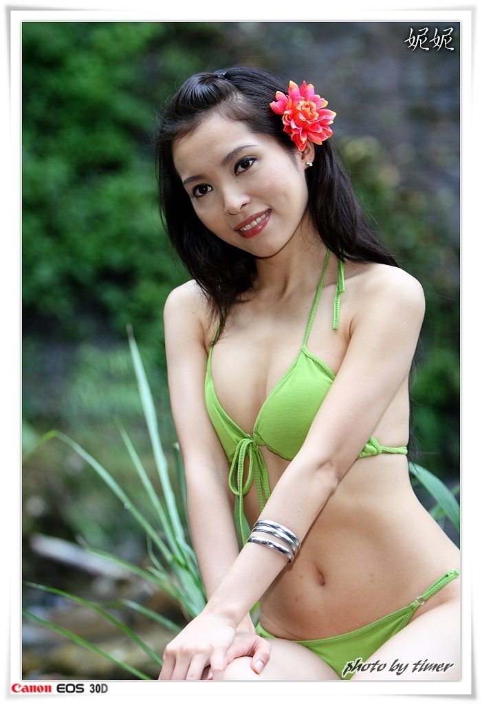 台湾妹子 妮妮-聖人瀑布外拍