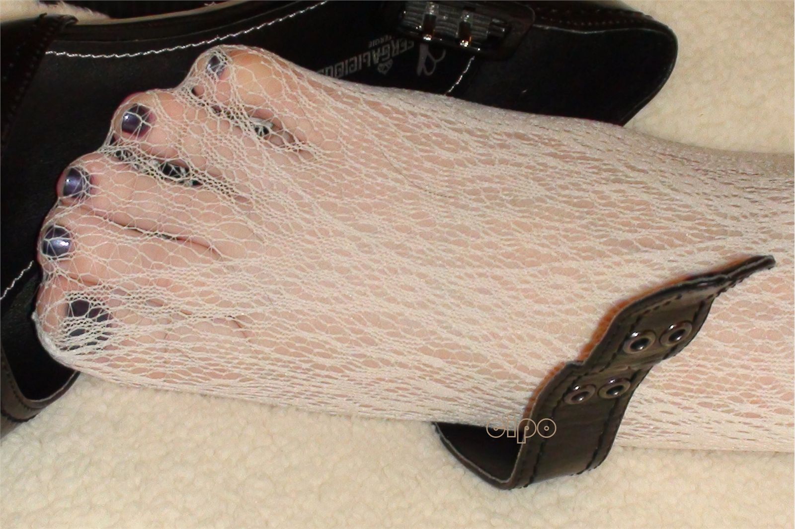 [网络收集] 2013.11.14 少妇另类绣花白色裤袜脚特写