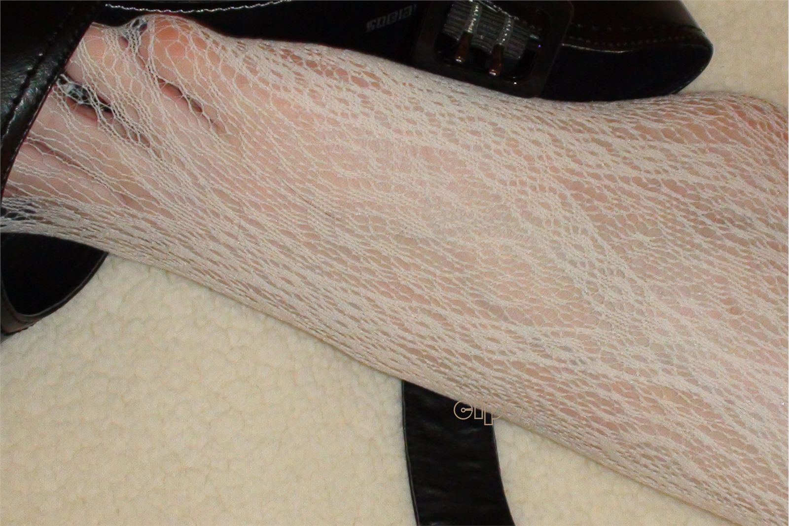 [网络收集] 2013.11.14 少妇另类绣花白色裤袜脚特写