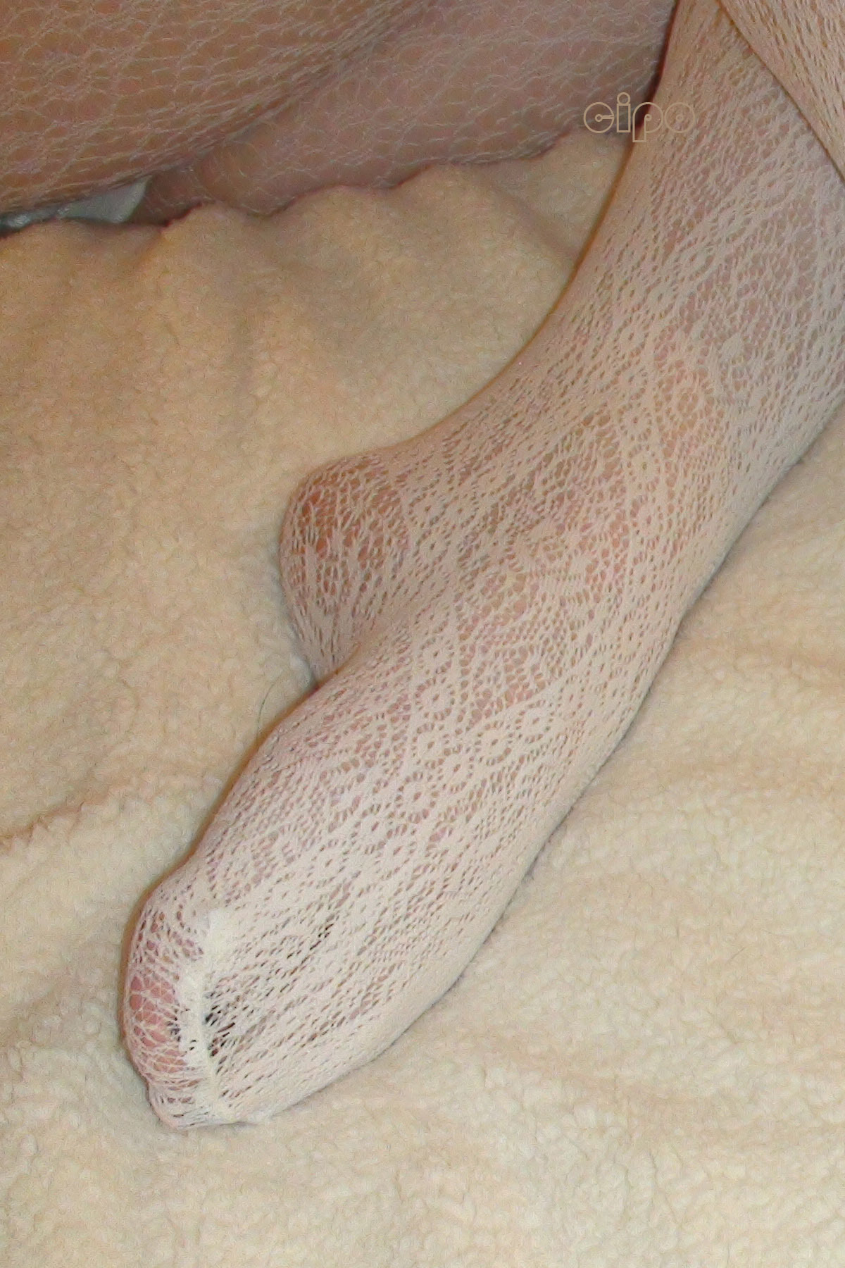 [网络收集] 2013.11.14 少妇另类绣花白色裤袜脚特写