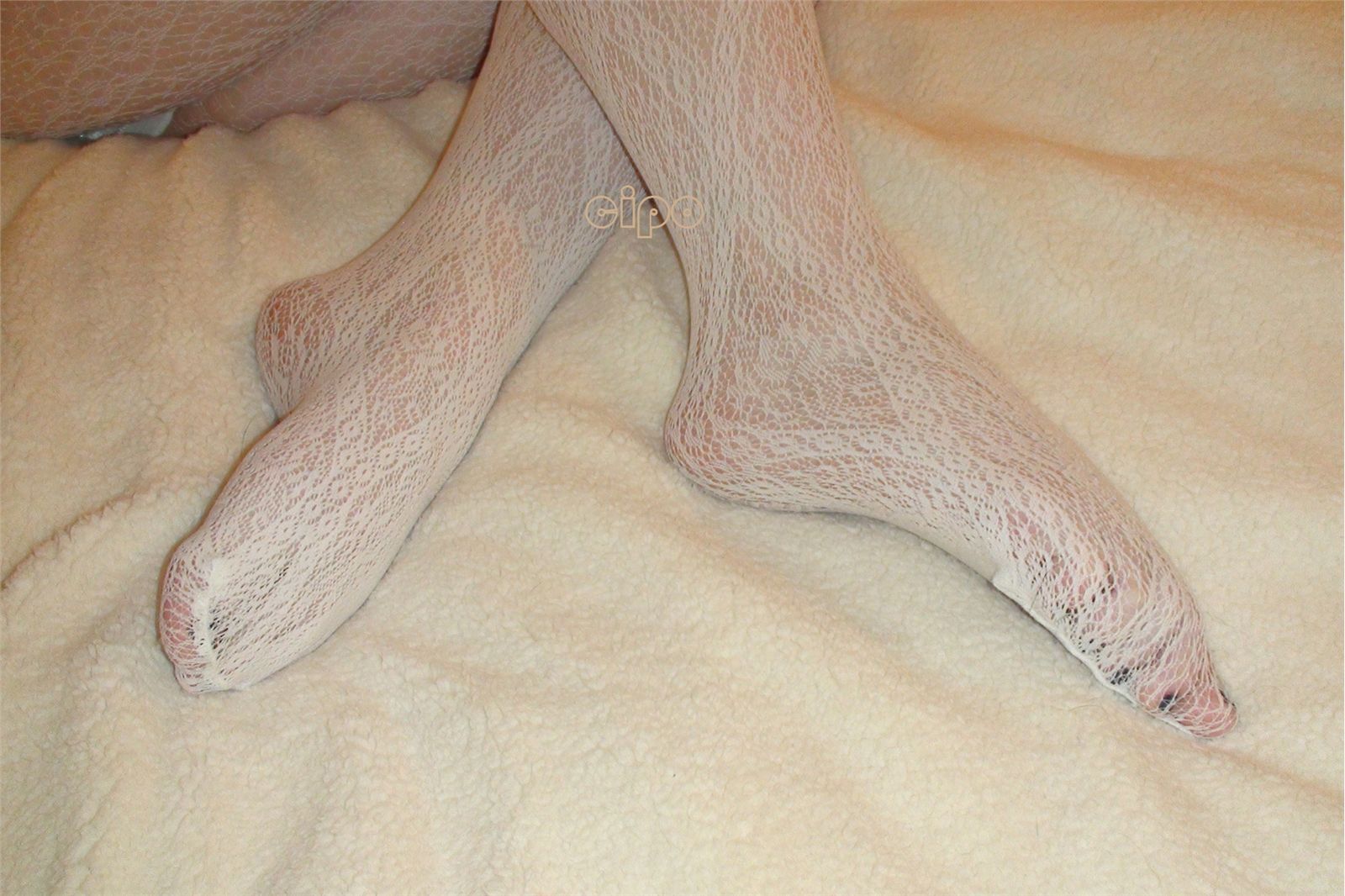 [网络收集] 2013.11.14 少妇另类绣花白色裤袜脚特写