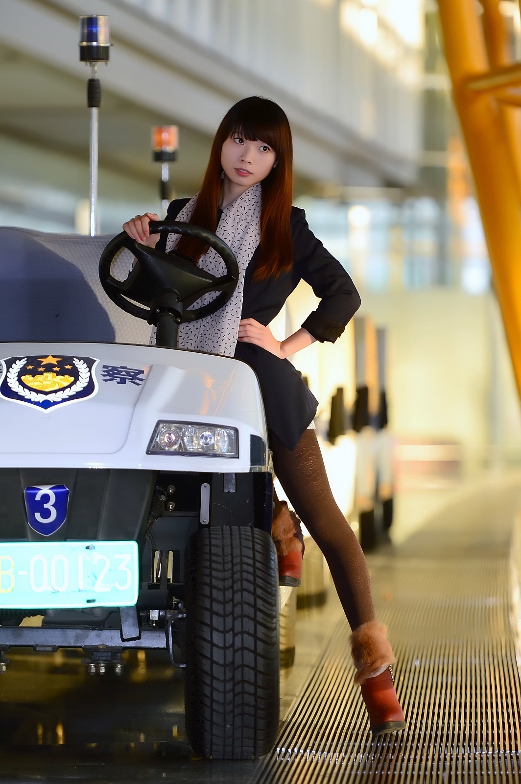 [网络收集] 2013.09.16 袜子是厚了点,腿挺美的