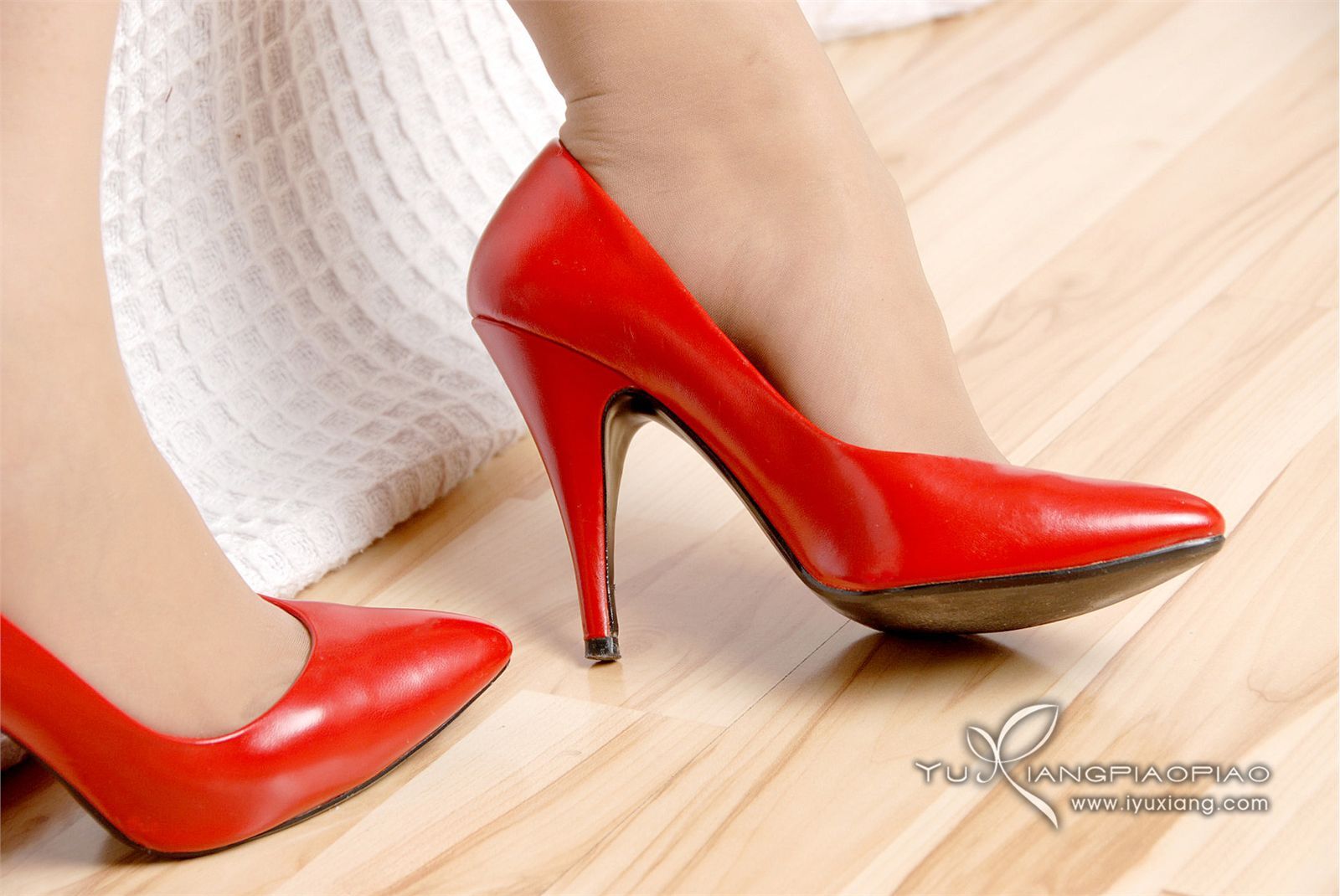 [网络收集] 2013.11.04 肉丝红高看着有些喜气洋洋