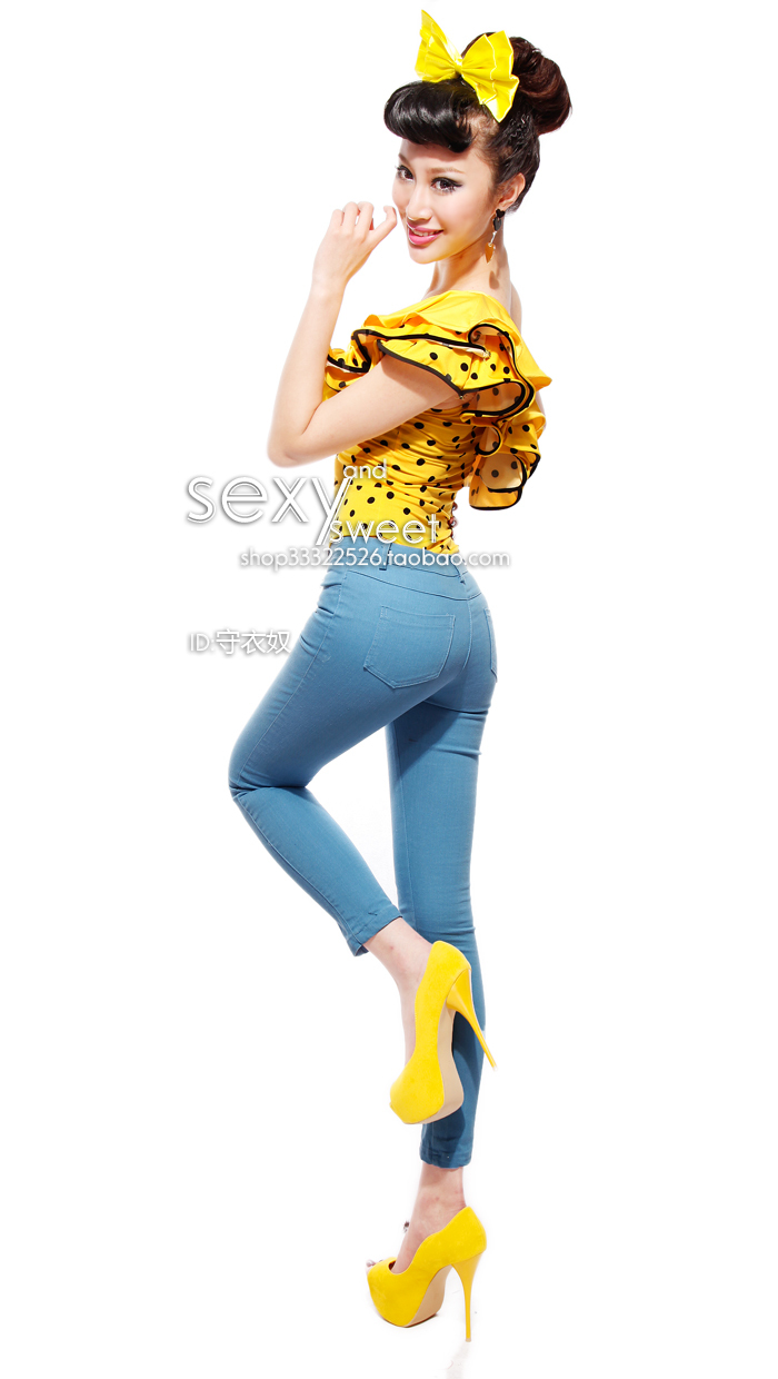 [网络收集] 2013.12.24 夜店女翘臀细腿系列1