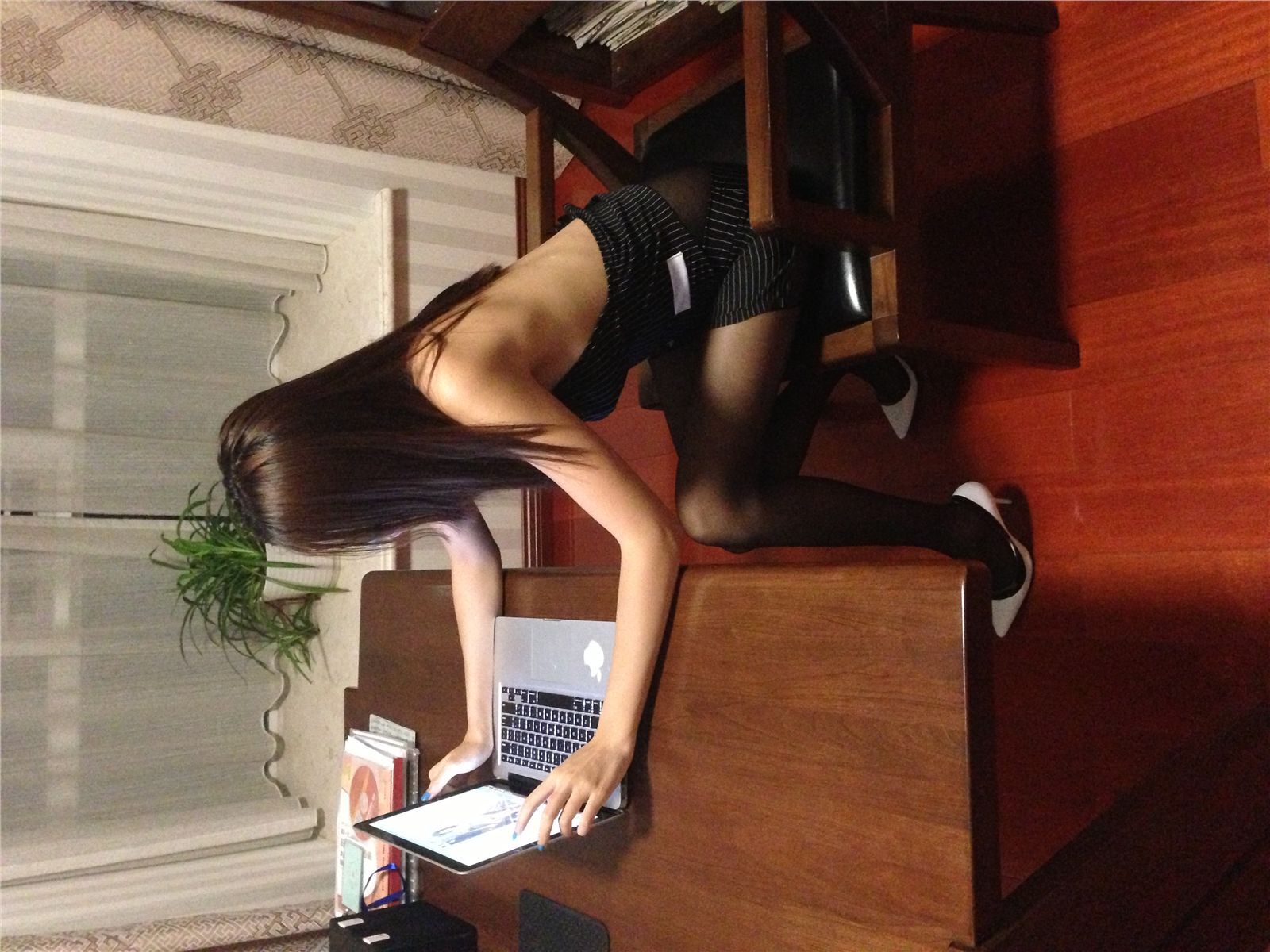 网络红人微博女神-御姐很哀伤