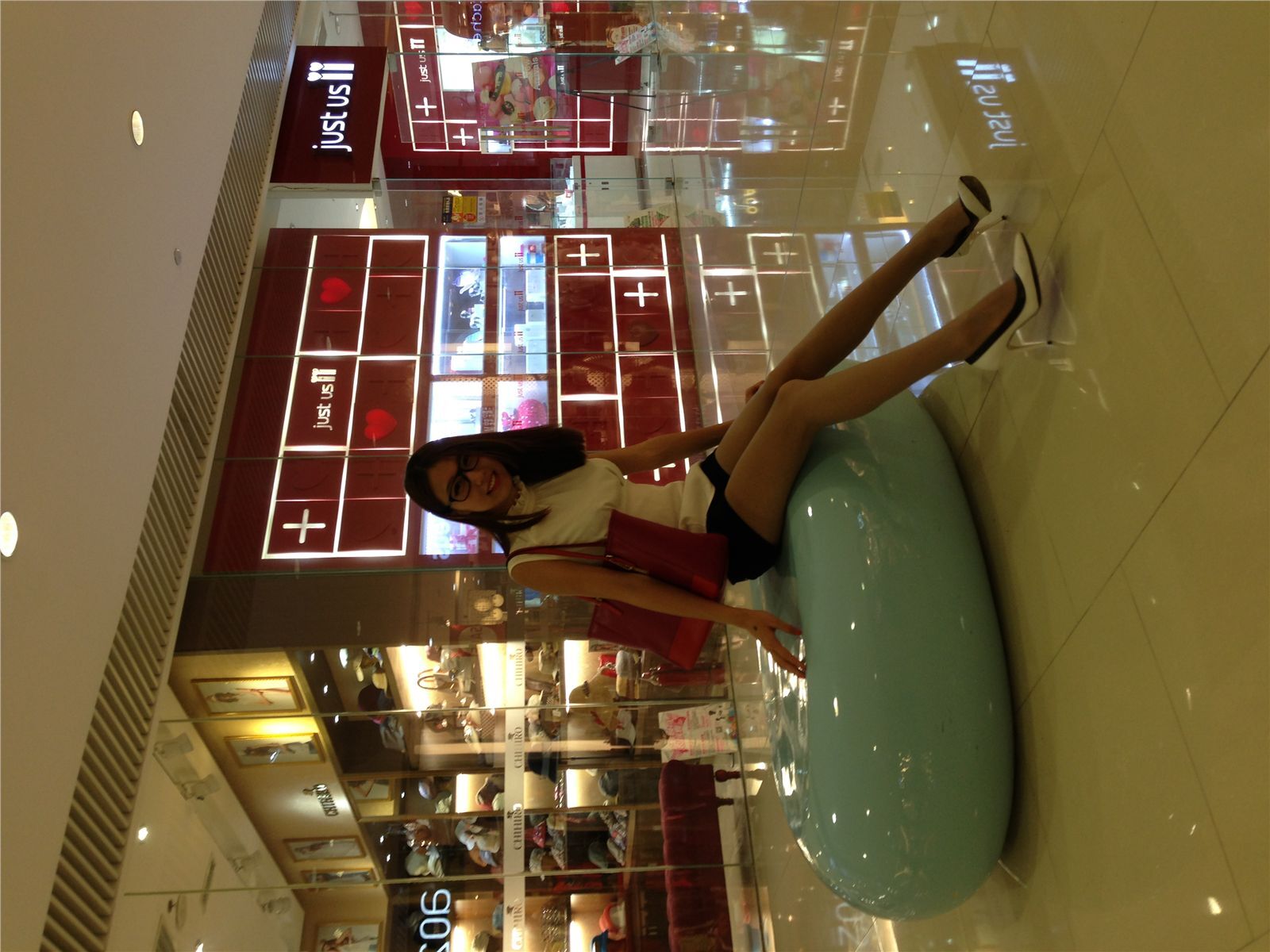 网络红人微博女神-御姐很哀伤