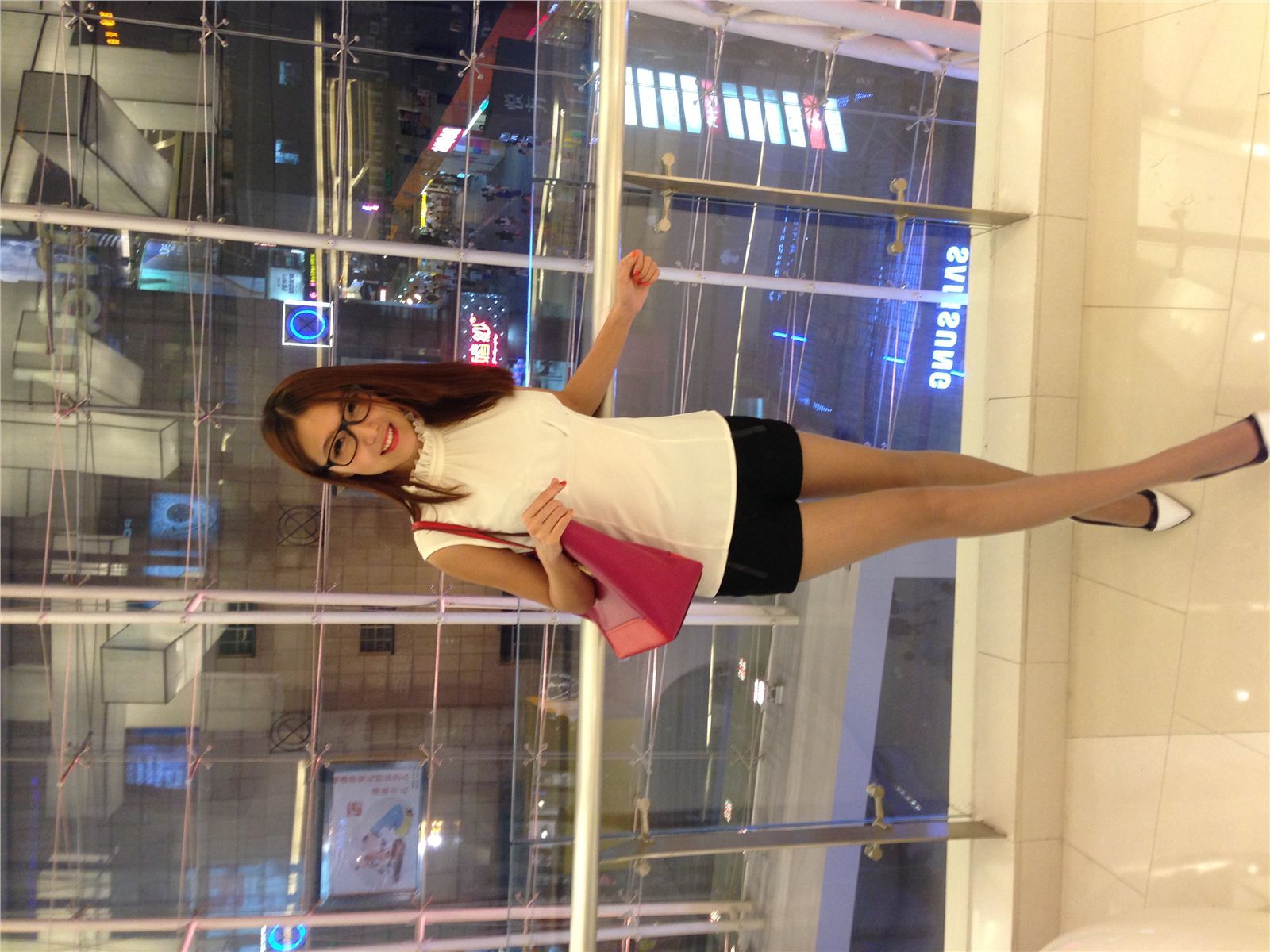 网络红人微博女神-御姐很哀伤