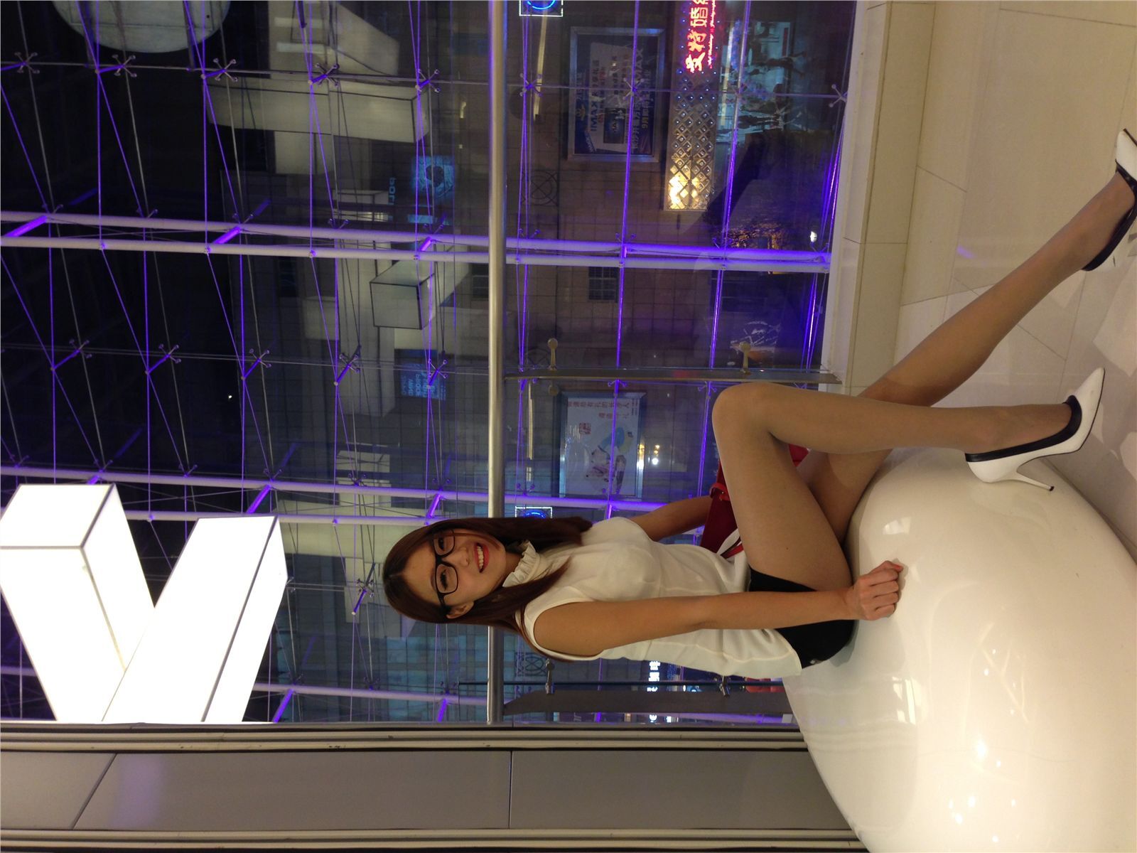 网络红人微博女神-御姐很哀伤