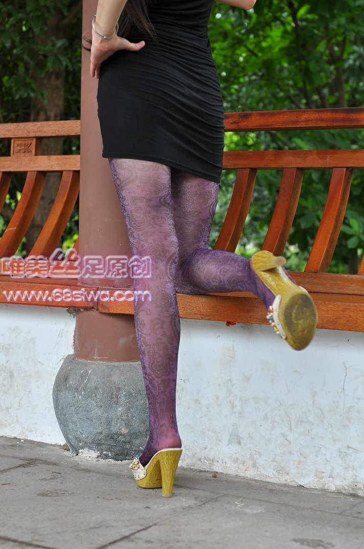 唯美丝11009期静静 国产丝足美腿图片