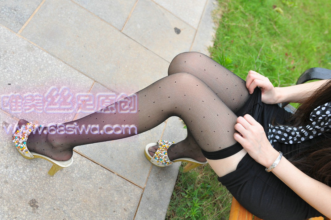 唯美丝11010期静静 国产丝足美腿图片