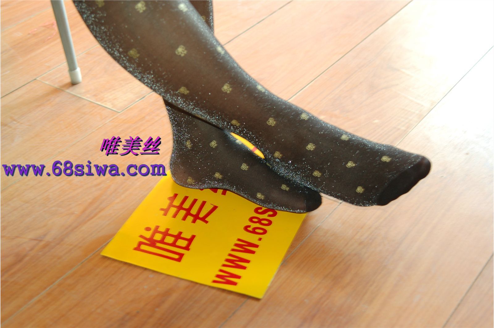 唯美丝11019期露露 国产原创丝袜美足套图