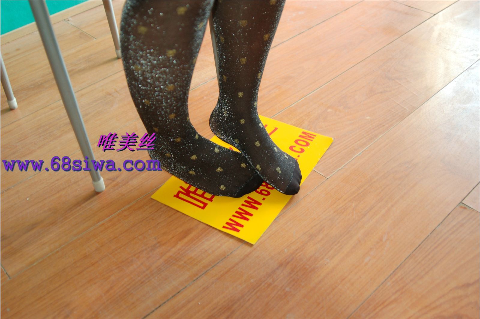 唯美丝11019期露露 国产原创丝袜美足套图