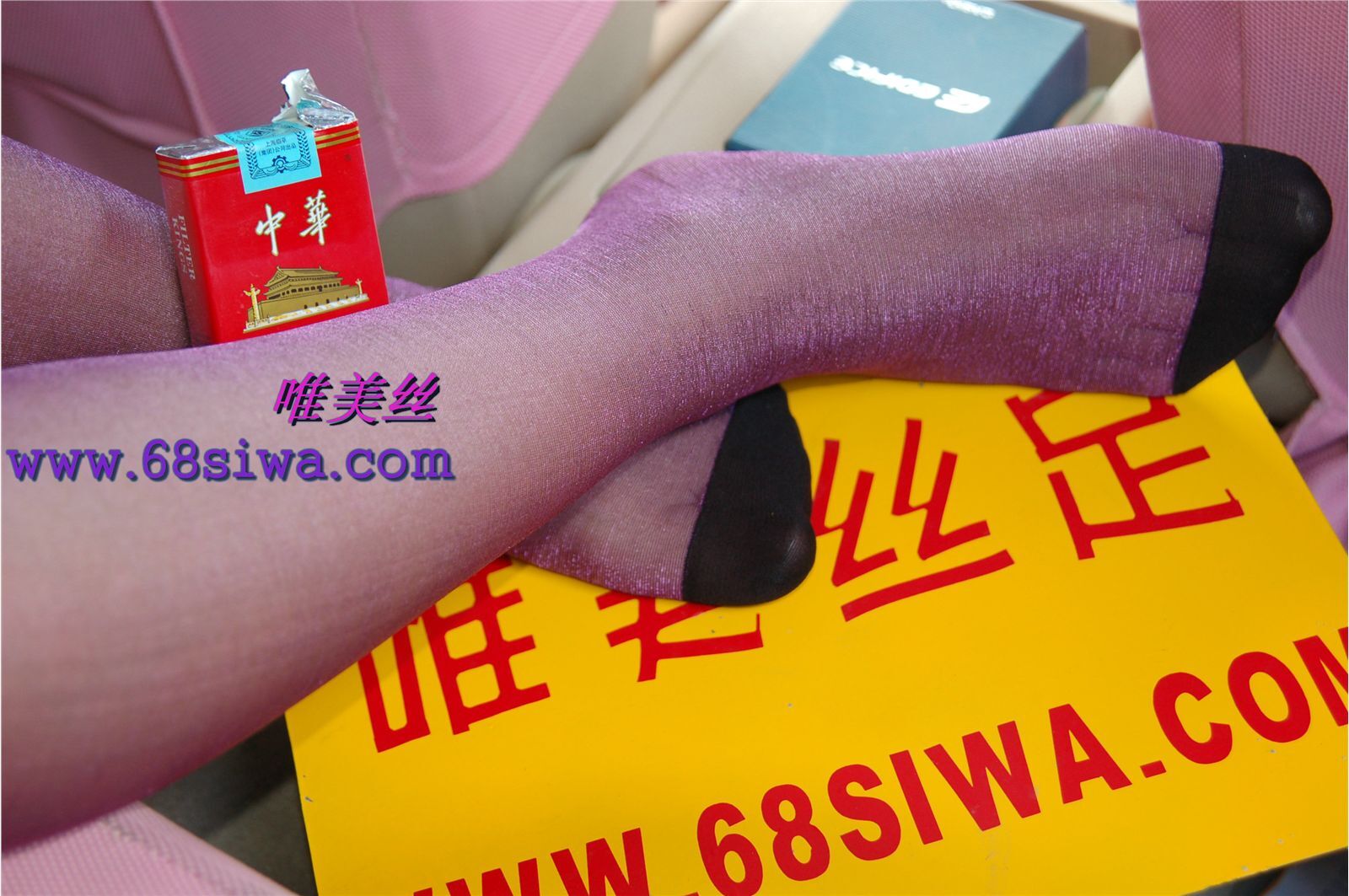 唯美丝11001期露露 国产丝足美腿图片