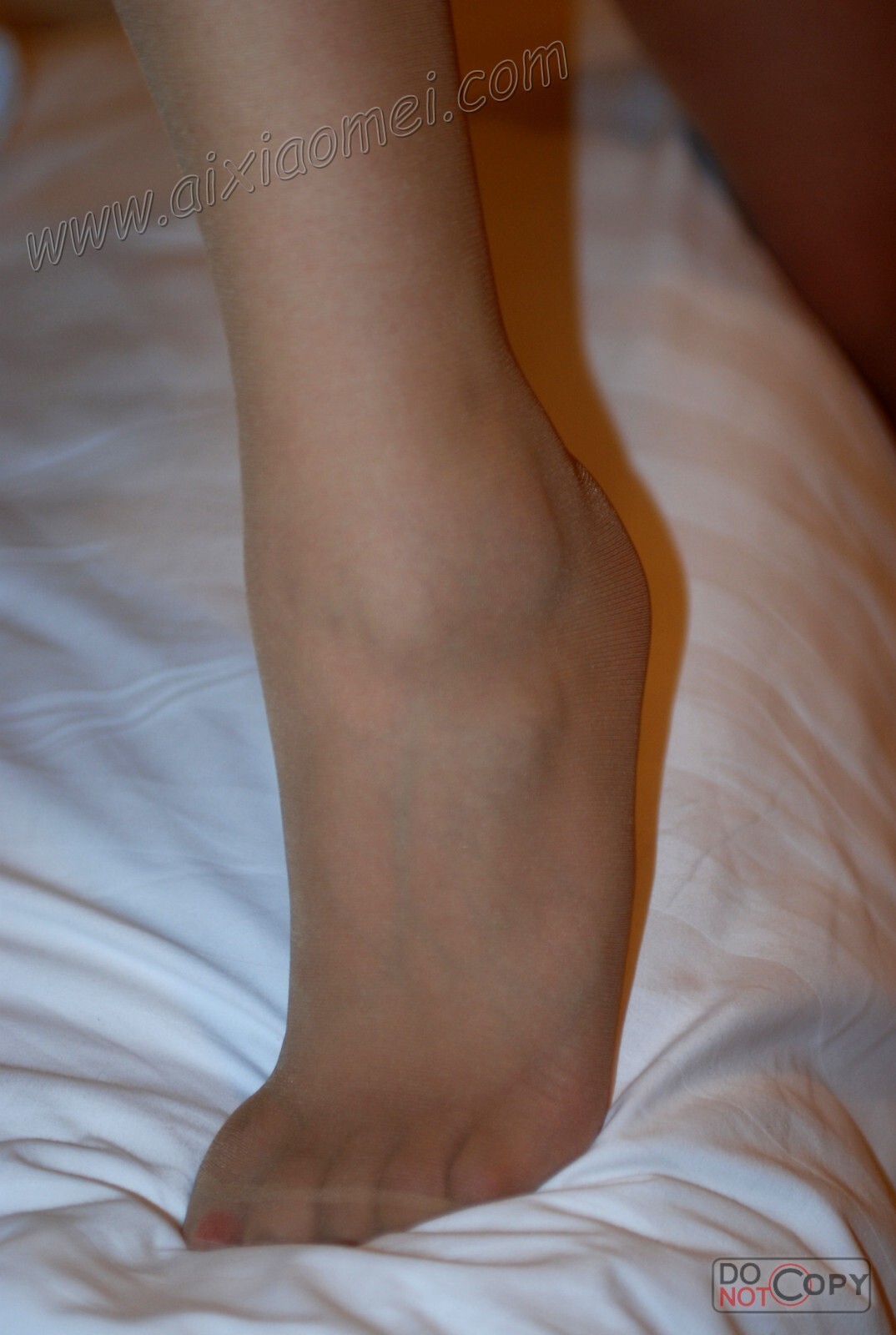 白里透红的小妞 小美VIP套图