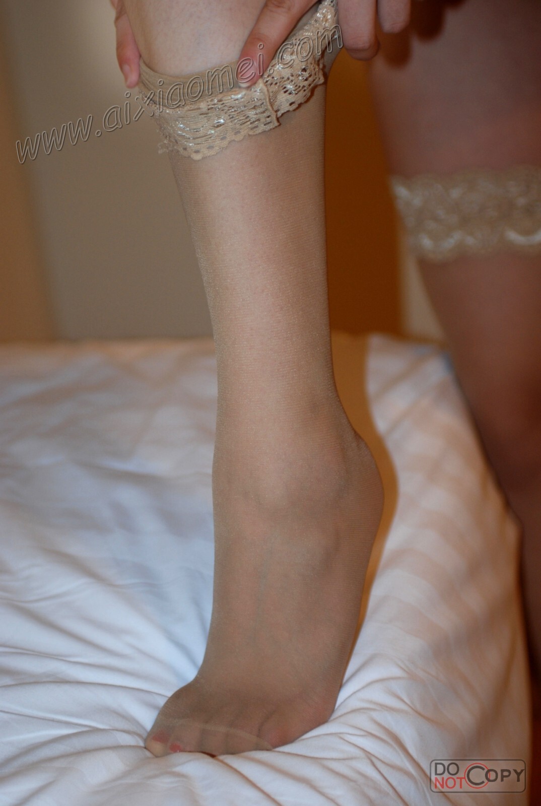 白里透红的小妞 小美VIP套图